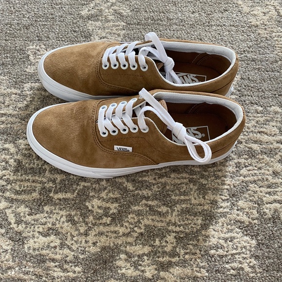 VANS SUEDE SNEAKERS - Women’s size 8.
Comfortable. “IN STYLE” color. - Picture 3 of 5